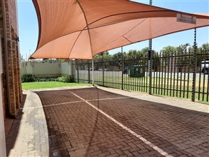 150 m² Commercial space in Robindale