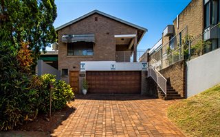 3 Bedroom Simplex in Glenmore