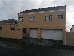 5 Bed House in Goodwood