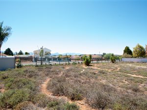 2155 m² Land available in Oudtshoorn