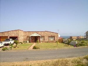3 Bed House in Lamberts Bay