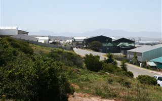 3864 m² Land available in Voorbaai