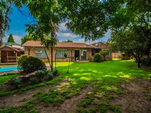 4 Bed House in Berton Park