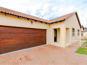 3 Bed House in The Reeds