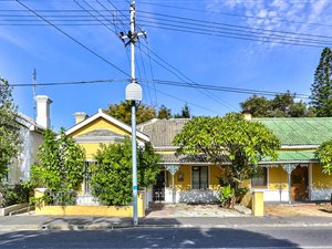 6 Bed House in Mowbray