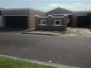 5 Bed House in Surrey Estate