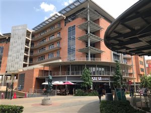 12200 m² Office Space in Hatfield