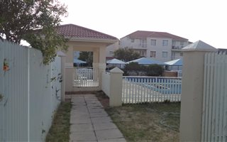 3 Bedroom Apartment in Gordons Bay Central