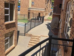 2 Bed Apartment in Halfway House