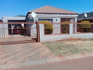 3 Bed House in Clarina