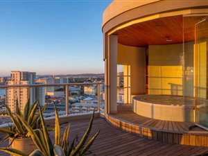 3 Bed Apartment in Strand South