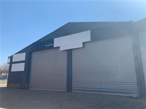 772 m² Industrial space in Clayville