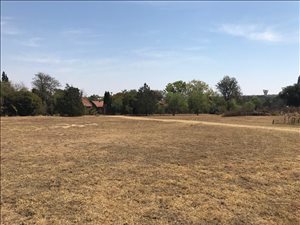 8566 m² Farm in President Park