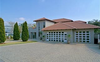 5 Bedroom House in Ruimsig Country Estate