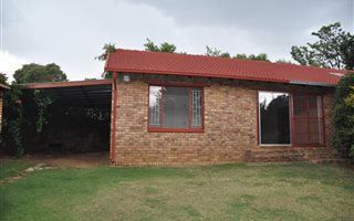 1 Bedroom Garden Cottage in Strubens Valley