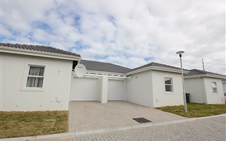 3 Bedroom House in Parklands North