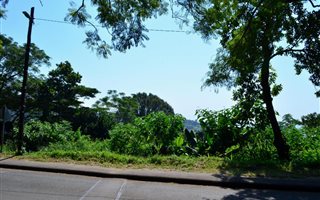 1665 m² Land available in Wyebank