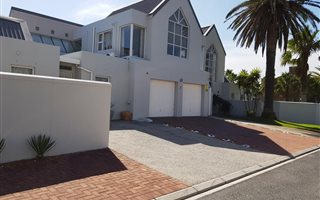 5 Bedroom House in Sunset Beach