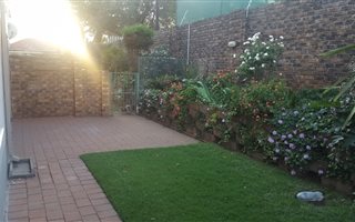 2 Bedroom Townhouse in Wannenburghoogte