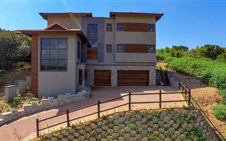 4 Bedroom House in Westbrook