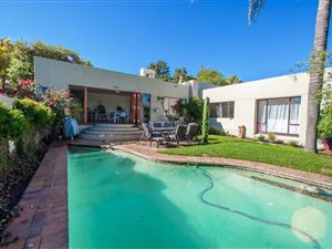 3 Bed House in Cedar Lakes
