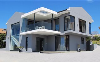 4 Bedroom House in Mossel Bay Golf Estate