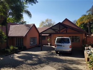 4 Bed House in Constantia Park