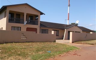 5 Bedroom House in Fairbreeze