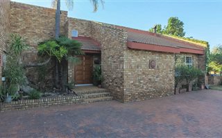 2.5 ha Smallholding in Mnandi AH