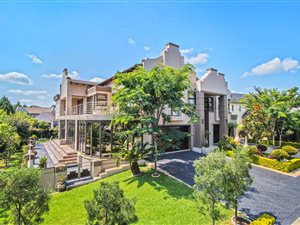 8 Bed House in Olympus AH