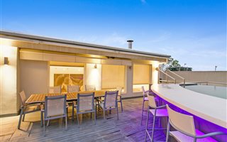 2 Bedroom Penthouse in Illovo