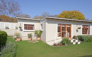 2 Bedroom Garden Cottage in Melville