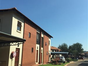 2 Bed Apartment in Pretorius Park