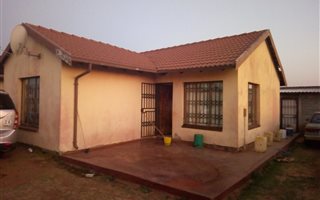 2 Bedroom House in Villa Liza