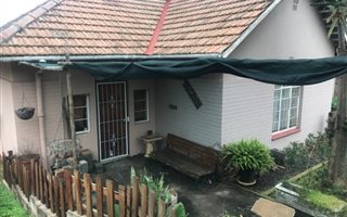 3 Bedroom House in Prestbury