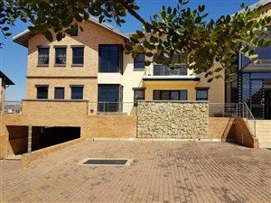 Commercial space in Silver Lakes