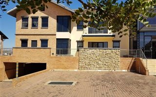 Commercial space in Silver Lakes