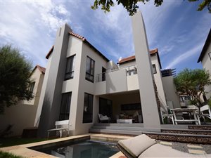 3 Bed Duplex in Fourways