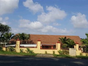 7 Bed House in Dawnside