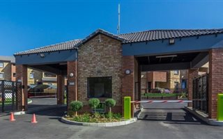 2 Bedroom Apartment in Halfway House