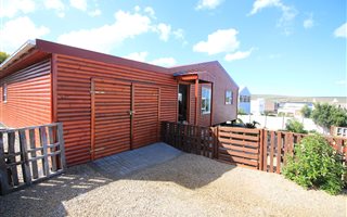 4 Bedroom House in Britannia Bay