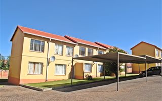 2 Bedroom Apartment in Grobler Park