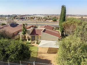 3 Bed House in Bonaero Park