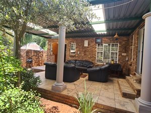 3 Bed House in La Montagne