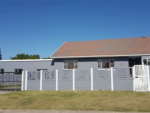 7 Bedroom House in Greenfields