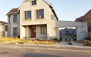 5 Bedroom House in Pelican Heights