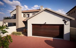 3 Bedroom House in Carlswald North Estate