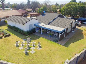 4 Bed House in Elarduspark