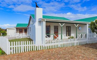 2 Bedroom House in Sandbaai
