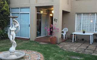 2 Bedroom Townhouse in Glen Marais